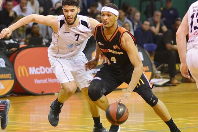 AJ Roberts, Hemel Storms top scorer on the night, drives between two Solent defenders. (Picture: Lin Titmuss)