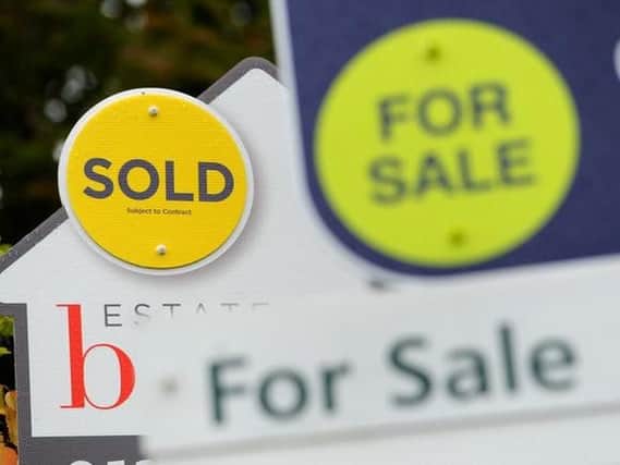 Dacorum house prices up by 0.2% in November