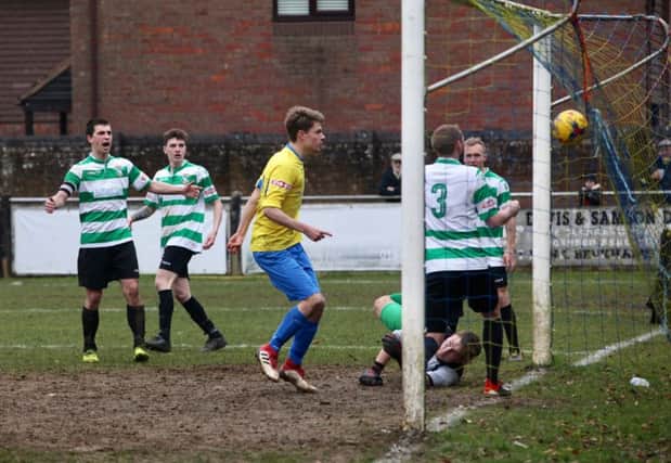 Jonathan Lacey hit a double for Berko on Saturday against Aylesbury. (Picture by Ray Canham)