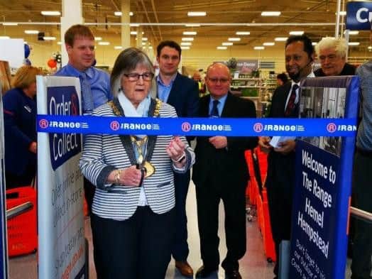 The Mayor of the Borough of Dacorum, Councillor Rosie Sutton with The Range
staff opening the new Hemel Hempstead store this morning