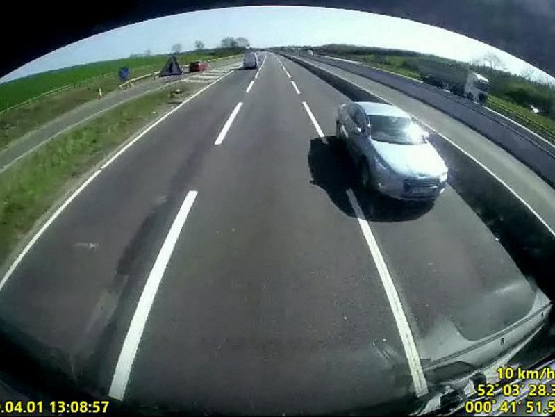 Terrifying dashcam footage shows 'confused' driver going the wrong way ...