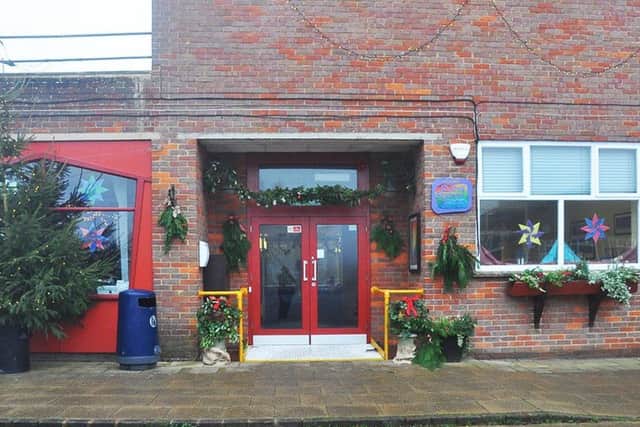 Rudolf Steiner School, Kings Langley decorated for Christmas PNL-160612-115933001