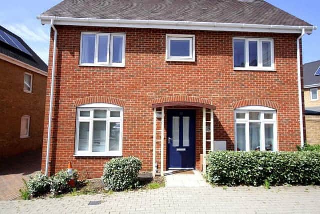 This three bed home sits in a desirable cul-de-sac on Orchid Drive and boasts a modern fitted kitchen and dining room, en-suite master bedroom, solar panels and a spacious garden. GBP 200,000