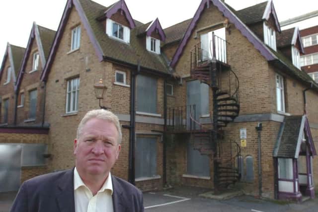 HH41
DS
Mike Penning at Cheer House,Hemel Hempstead Hospital