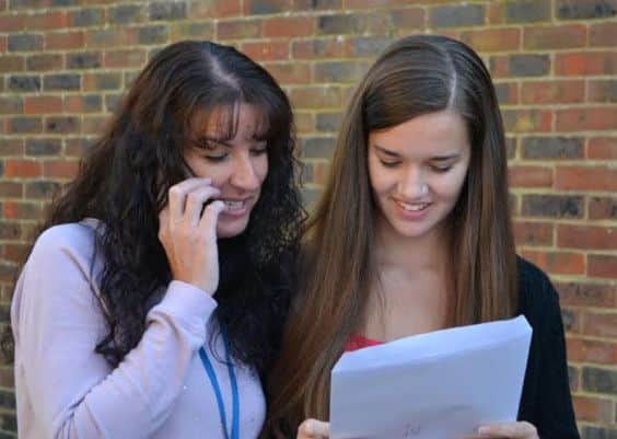 Tring School pupils celebrate their GCSE results PNL-140821-135537001