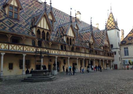 15th Century hospital in Beaune PNL-141124-113213004