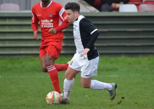 Kings Langley midfielder David Hutton. Picture (c) Chris Riddell