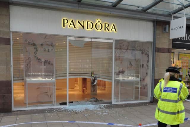 Pandora shop robbery, Riverside, Hemel Hempstead