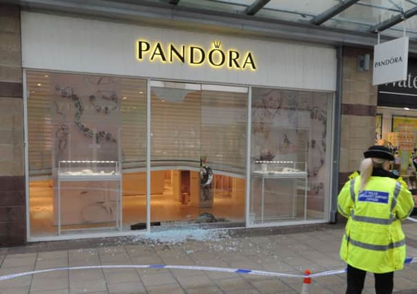 Pandora shop robbery, Riverside, Hemel Hempstead