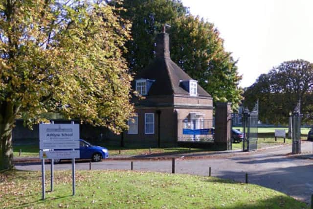 The entrance to Ashlyns School in Berkhamsted PNL-141111-143943001
