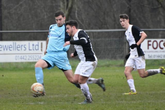 David Hutton in action during Kings Langley's victory over Leighton Town. Picture (c) Chris Riddell