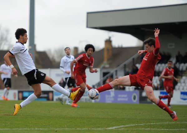 Dom Hyam, right, in action for Hemel last season. Picture (c) Sean Hinks