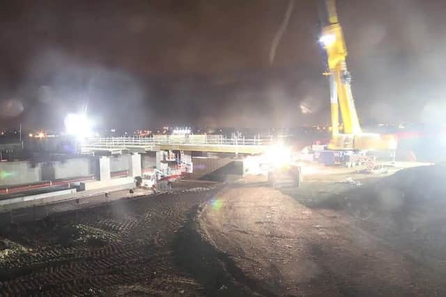 Lifting beams for two new bridges over the M1 as part of the A5-M1 Link scheme