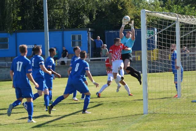 Chippenham v Kings Langley. Pictures: Chris Riddell.