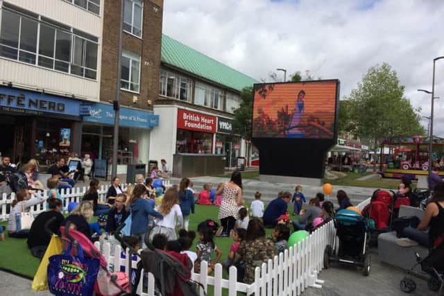 Outdoor movie on Marlowes