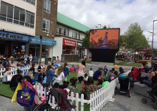 Outdoor movie on Marlowes