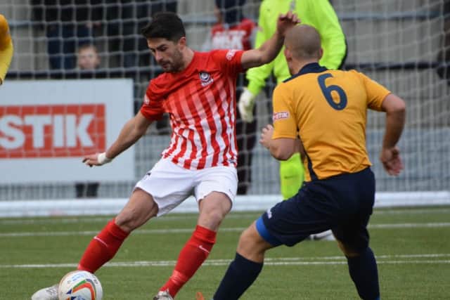 Dean Hitchcock for Kings Langley at Slough. Picture: Chris Riddell. PNL-161120-151855002