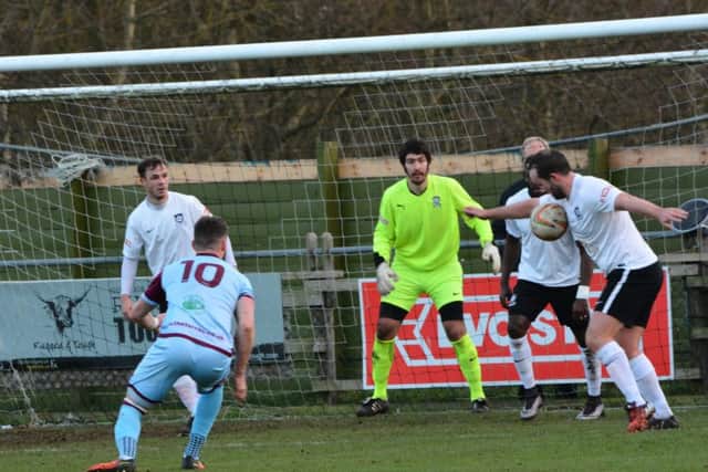 Jonny Munday for Kings Langley. Picture: Chris Riddell. PNL-160512-081613002