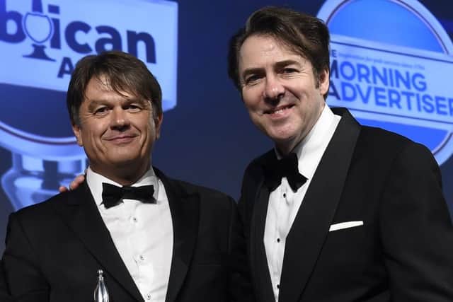 Jonathan Ross presents award to Peter Borg-Neal, CEO Oakman Inns