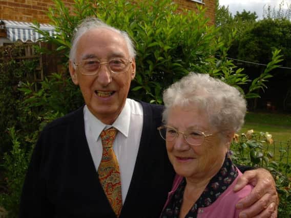 Les Taber, a former Mayor and councillor, is survived by his wife of 70 years Una
