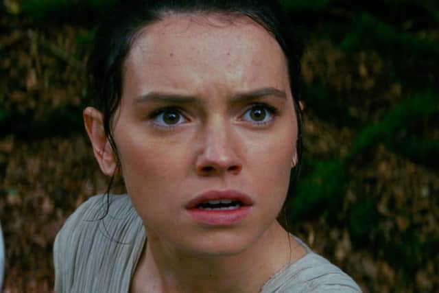 Star Wars: The Force Awakens
L to R: BB-8 and Rey (Daisy Ridley)
Ph: Film Frame
© 2014 Lucasfilm Ltd. & TM. All Right Reserved. NNL-151222-105718001