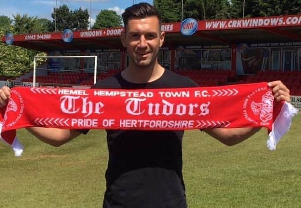 Hemel Hempsteads new signing Tom Hamblin